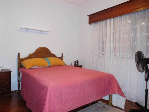 OPORTUNIDADE / Quinta com Moradia T3 / Vinha da Rainha / Soure / Coimbra