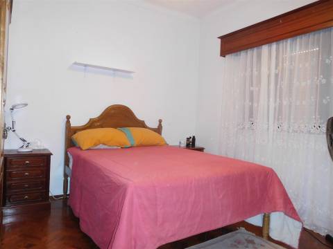 OPORTUNIDADE / Quinta com Moradia T3 / Vinha da Rainha / Soure / Coimbra