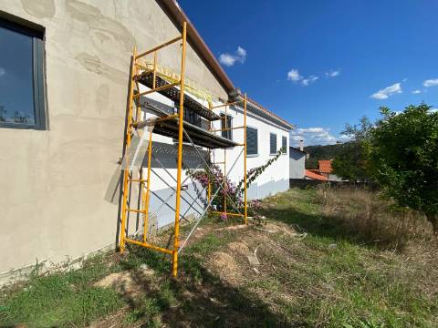 Moradia 3+1 / Terreno / Espite / Ourém