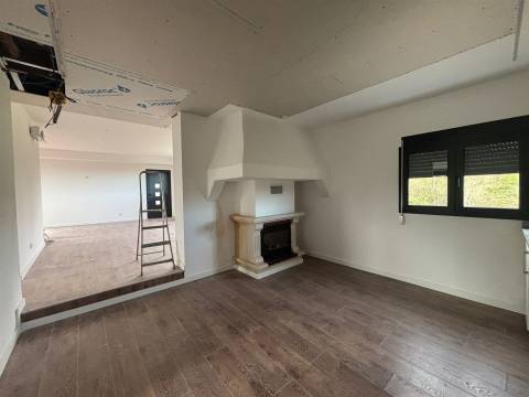 Moradia 3+1 / Terreno / Espite / Ourém