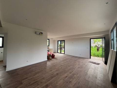 Moradia 3+1 / Terreno / Espite / Ourém