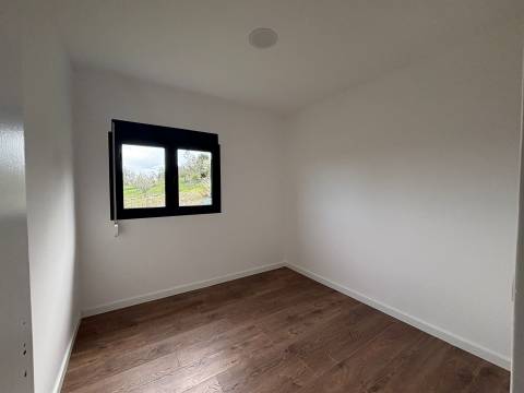 Moradia 3+1 / Terreno / Espite / Ourém