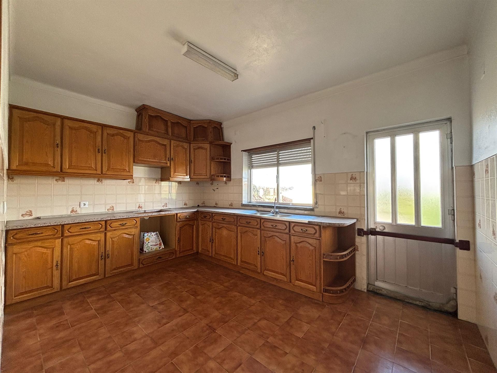 Moradia T3 / Terreno / Garagem / Gândara Dos Olivais / Leiria