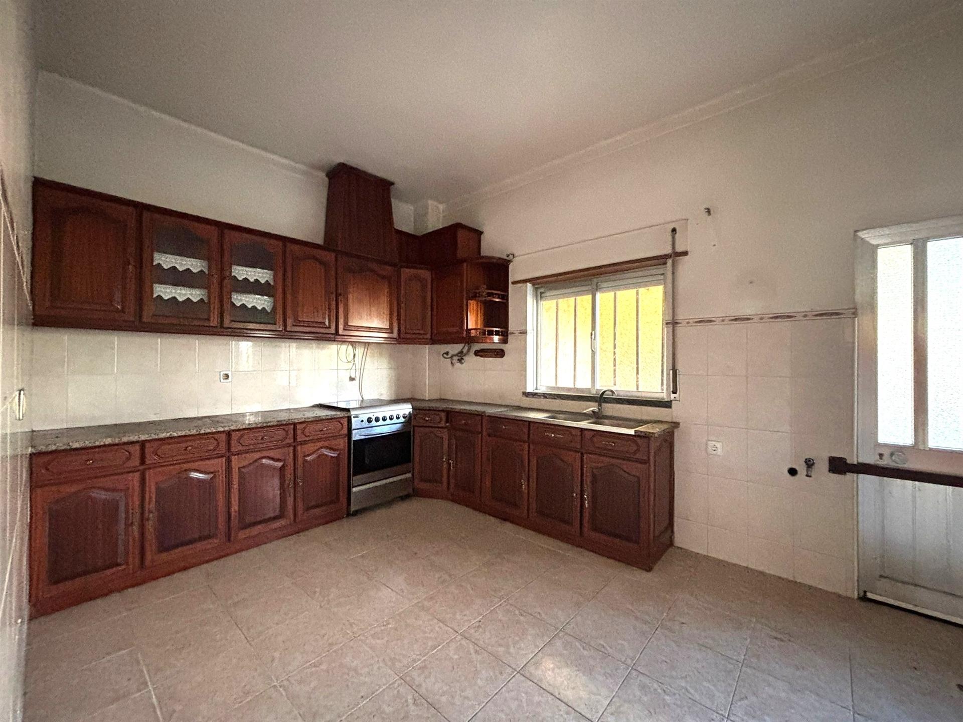 Moradia T3 / Terreno / Garagem / Gândara Dos Olivais / Leiria