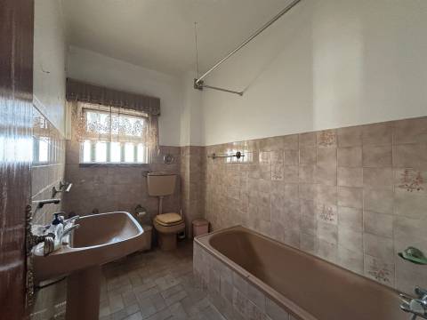 Moradia T3 / Terreno / Garagem / Gândara Dos Olivais / Leiria