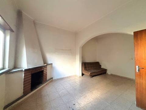 Moradia T3 / Terreno / Garagem / Gândara Dos Olivais / Leiria