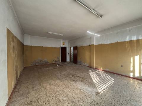 Moradia T3 / Terreno / Garagem / Gândara Dos Olivais / Leiria