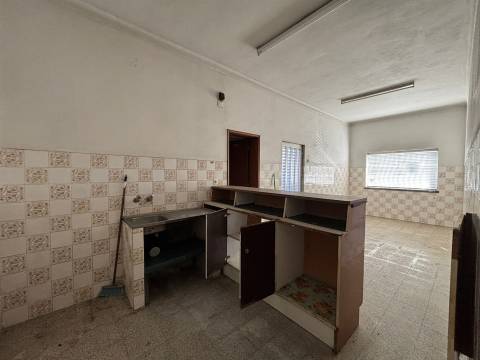 Moradia T3 / Terreno / Garagem / Gândara Dos Olivais / Leiria