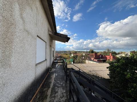 Moradia T3 / Terreno / Garagem / Gândara Dos Olivais / Leiria