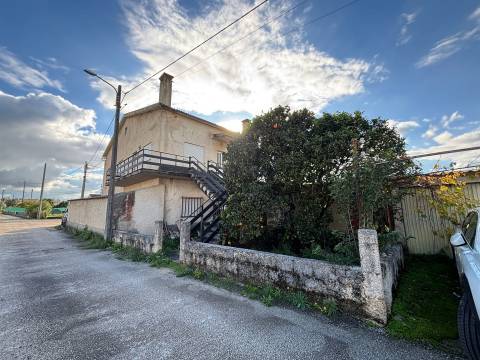 Moradia T3 / Terreno / Garagem / Gândara Dos Olivais / Leiria