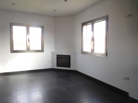 Apartamento T2 / Arrendar / Leiria - Gare