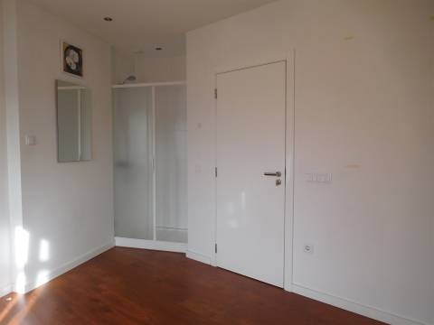 Apartamento T2 / Arrendar / Leiria - Gare