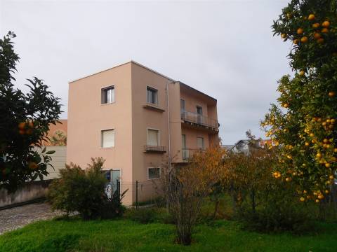 Apartamento T2 / Arrendar / Leiria - Gare