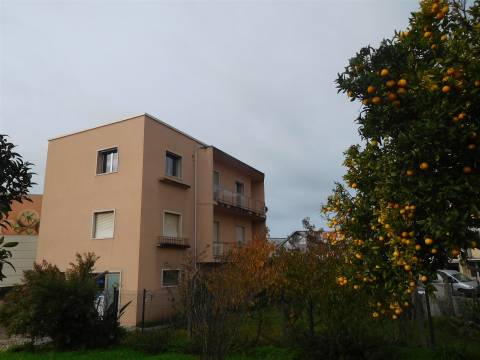 Apartamento T2 / Arrendar / Leiria - Gare