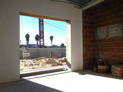 Moradia Térrea T3 / Em Construção / Garagem / Ortigosa / Leiria