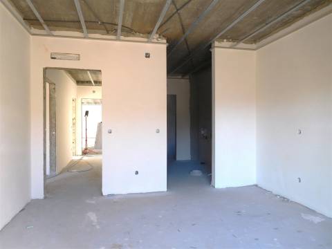 Moradia Térrea T3 / Em Construção / Garagem / Ortigosa / Leiria