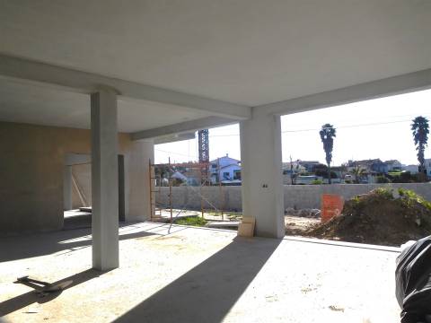 Moradia Térrea T3 / Em Construção / Garagem / Ortigosa / Leiria