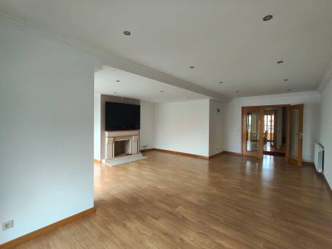 T5 Duplex / Gândara dos Olivais / Leiria