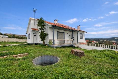 Moradia T3+2 / Andrinos / Leiria