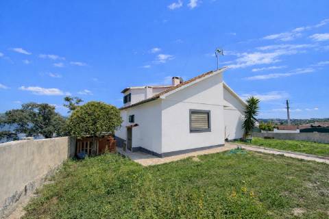 Moradia T3+2 / Andrinos / Leiria