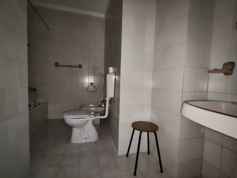 Apartamento T4 / Varandas / Garagem / Leiria centro