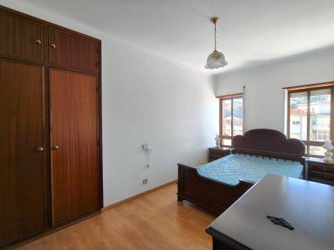 Apartamento T4 / Varandas / Garagem / Leiria centro