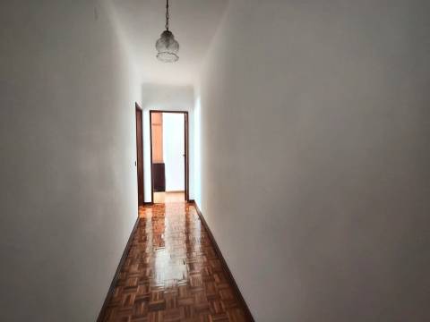 Apartamento T4 / Varandas / Garagem / Leiria centro