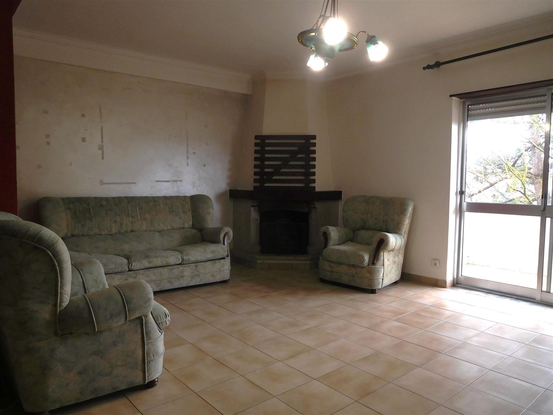 Apartamento T3 / Quinta do Bispo / Marrazes / Leiria