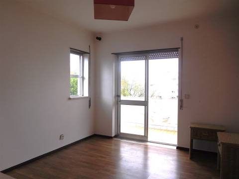 Apartamento T3 / Quinta do Bispo / Marrazes / Leiria