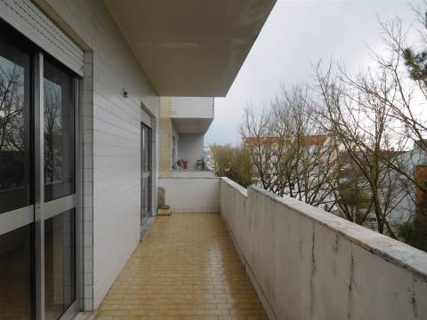 Apartamento T3 / Quinta do Bispo / Marrazes / Leiria