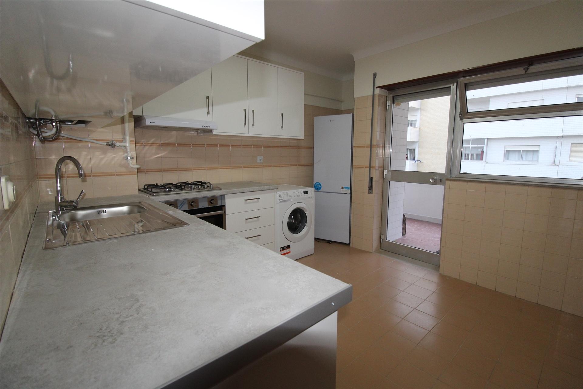 Apartamento T2 / remodelado / Quinta do Bispo / Leiria