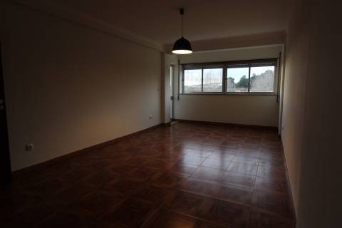Apartamento T2 / remodelado / Quinta do Bispo / Leiria