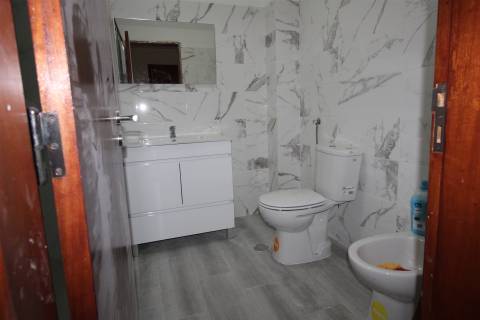 Apartamento T2 / remodelado / Quinta do Bispo / Leiria