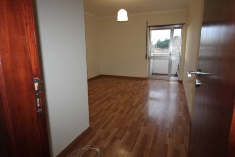 Apartamento T2 / remodelado / Quinta do Bispo / Leiria