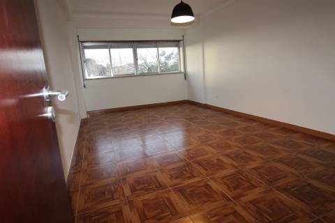 Apartamento T2 / remodelado / Quinta do Bispo / Leiria