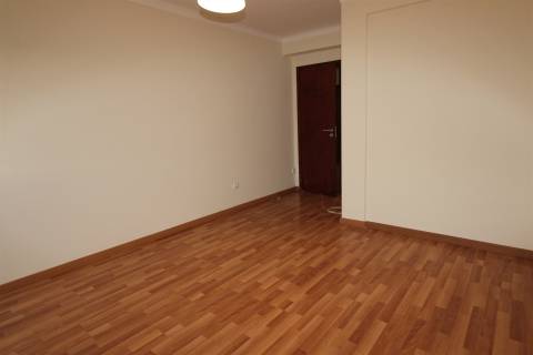 Apartamento T2 / remodelado / Quinta do Bispo / Leiria