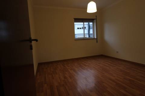 Apartamento T2 / remodelado / Quinta do Bispo / Leiria