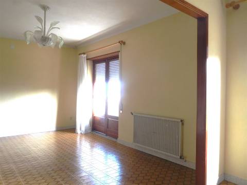 Moradia T3 / Isolada / Garagem / Sta Catarina da Serra / Leiria