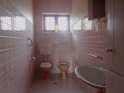 Moradia T3 / Isolada / Garagem / Sta Catarina da Serra / Leiria