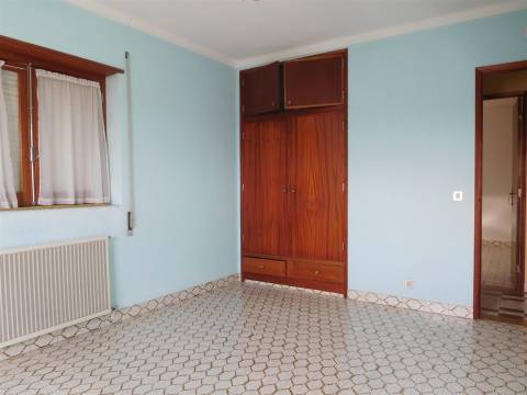 Moradia T3 / Isolada / Garagem / Sta Catarina da Serra / Leiria