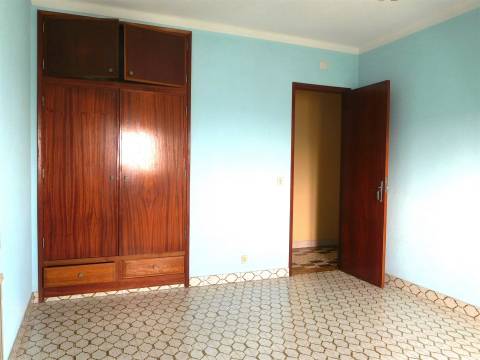 Moradia T3 / Isolada / Garagem / Sta Catarina da Serra / Leiria