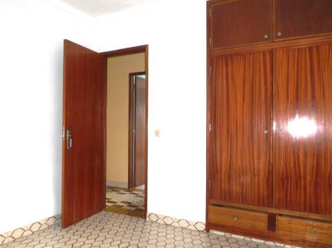 Moradia T3 / Isolada / Garagem / Sta Catarina da Serra / Leiria