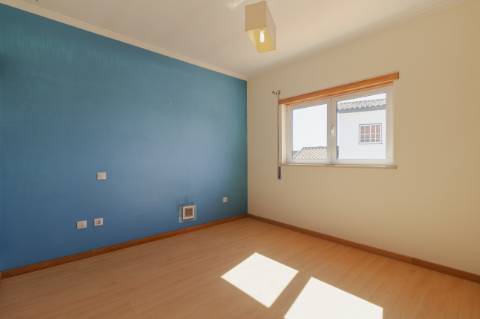 Arrendamento / Moradia T3 / Garagem / Terraço / Churrasqueira / Andrinos