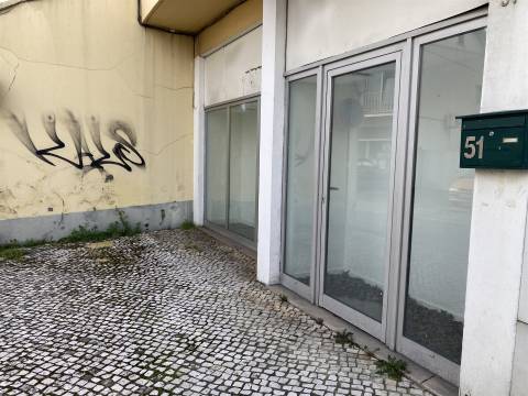 Loja / Viabilidade Apartamento / Marinha Grande