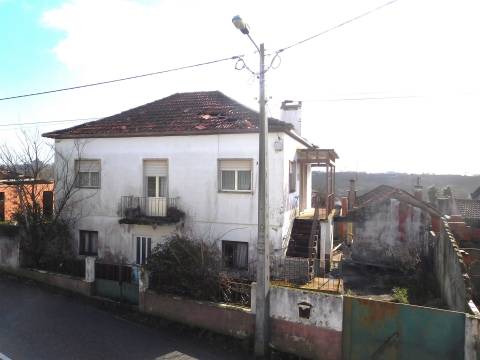 Moradia T3 / Isolada / Jardim / Terreno / Janardo / Leiria