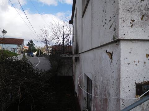 Moradia T3 / Isolada / Jardim / Terreno / Janardo / Leiria