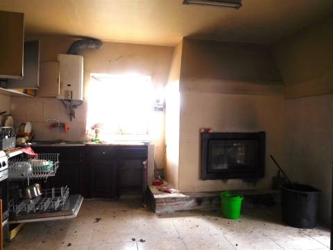 Moradia T3 / Isolada / Jardim / Terreno / Janardo / Leiria