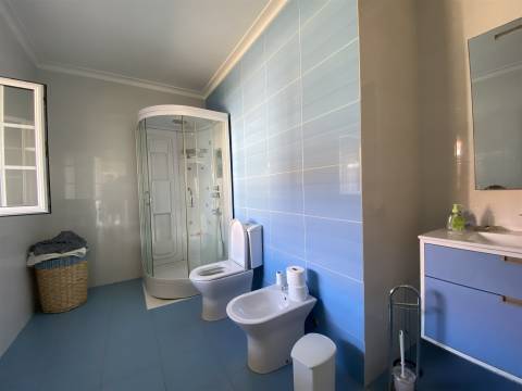 Arrendamento / Moradia T2 / Garagem / Terraço/ Terreno / Ortigosa / Leiria