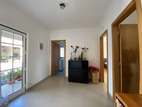 Arrendamento / Moradia T2 / Garagem / Terraço/ Terreno / Ortigosa / Leiria