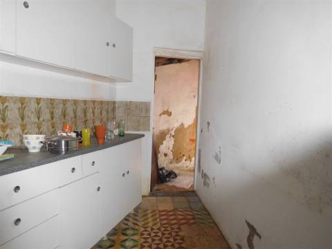 Moradia T3 / Restaurar / Marrazes / Leiria